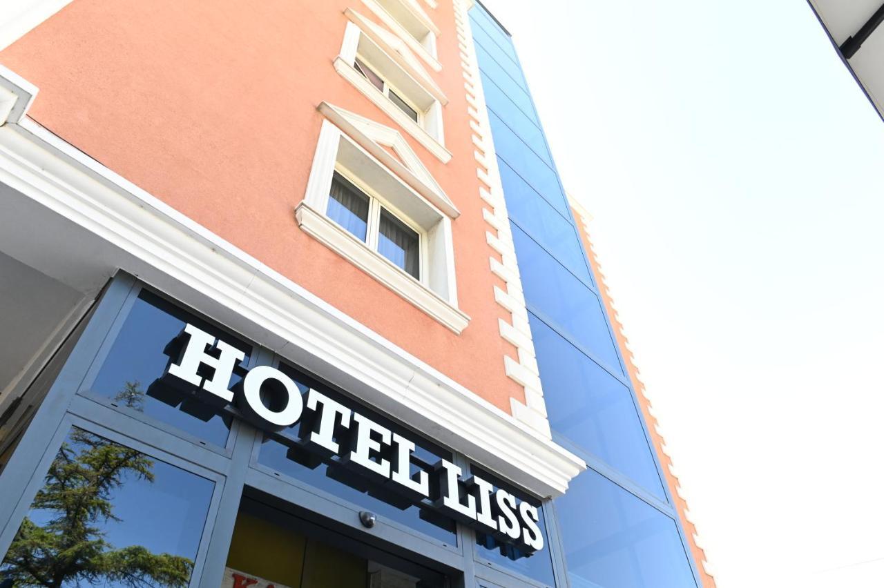 Hotel Liss Lezhë エクステリア 写真